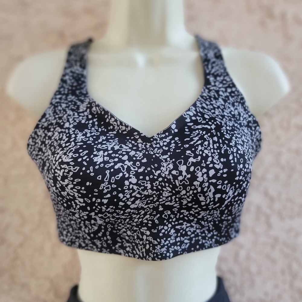 Lululemon sport bra size 32c Color Black and grey - Picture 2 of 7
